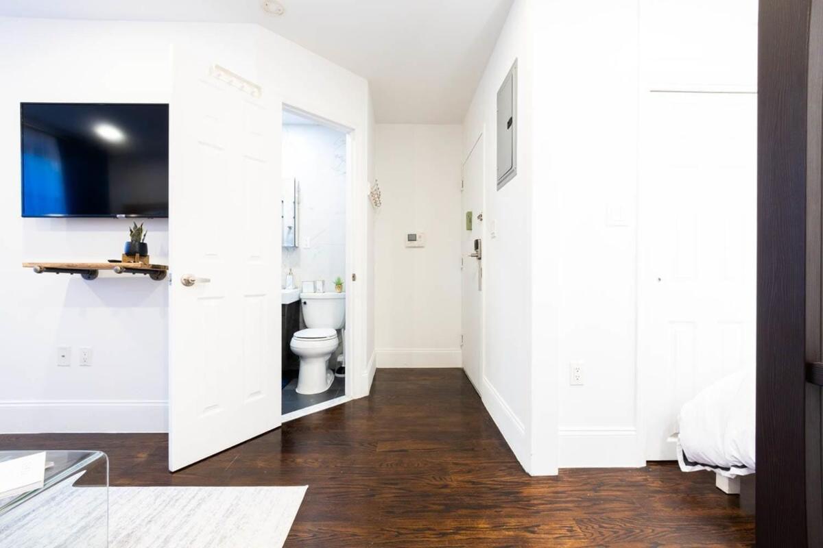 69-4C PRIME Lower East Side 1br Apt Brand New