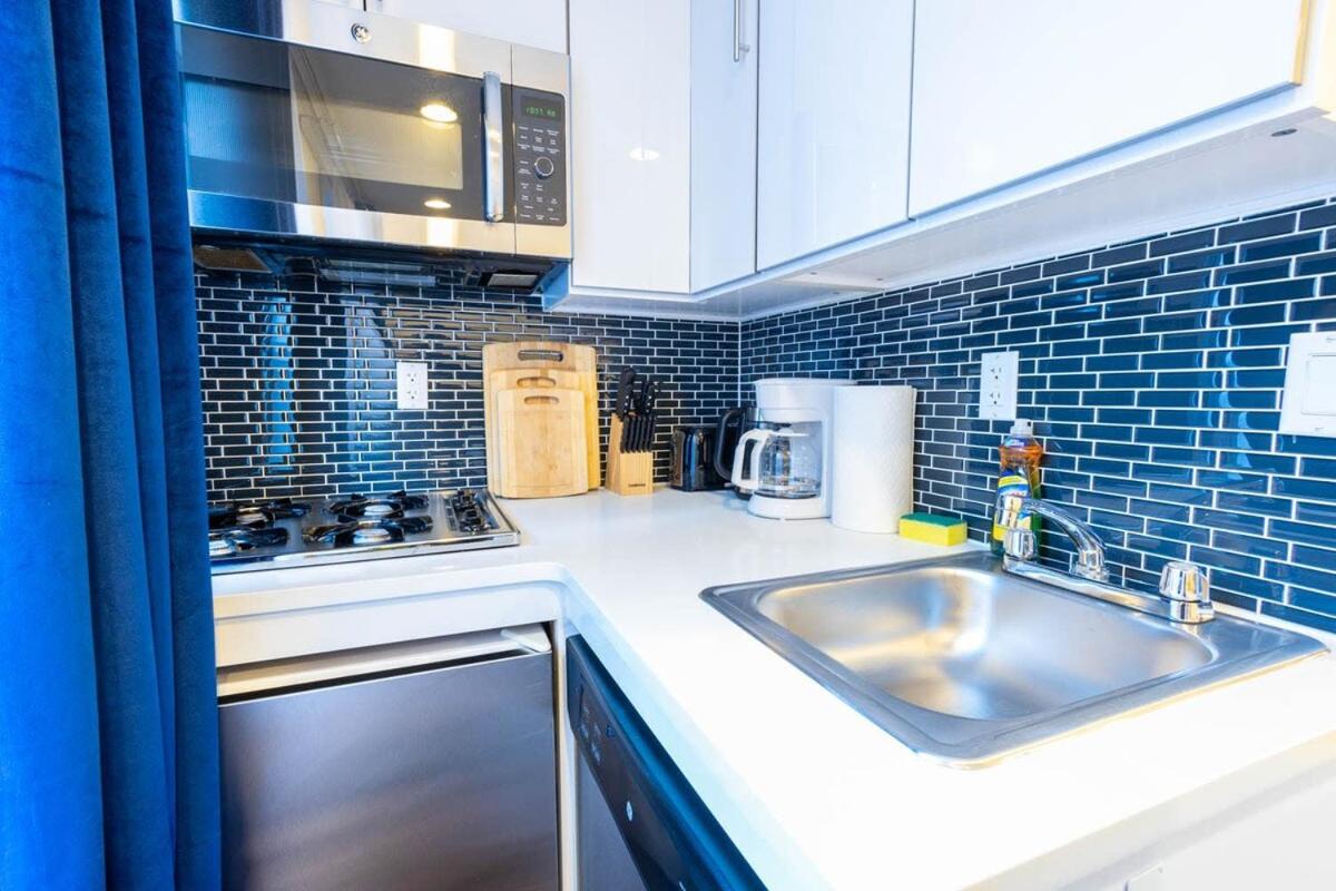 69-4C PRIME Lower East Side 1br Apt Brand New
