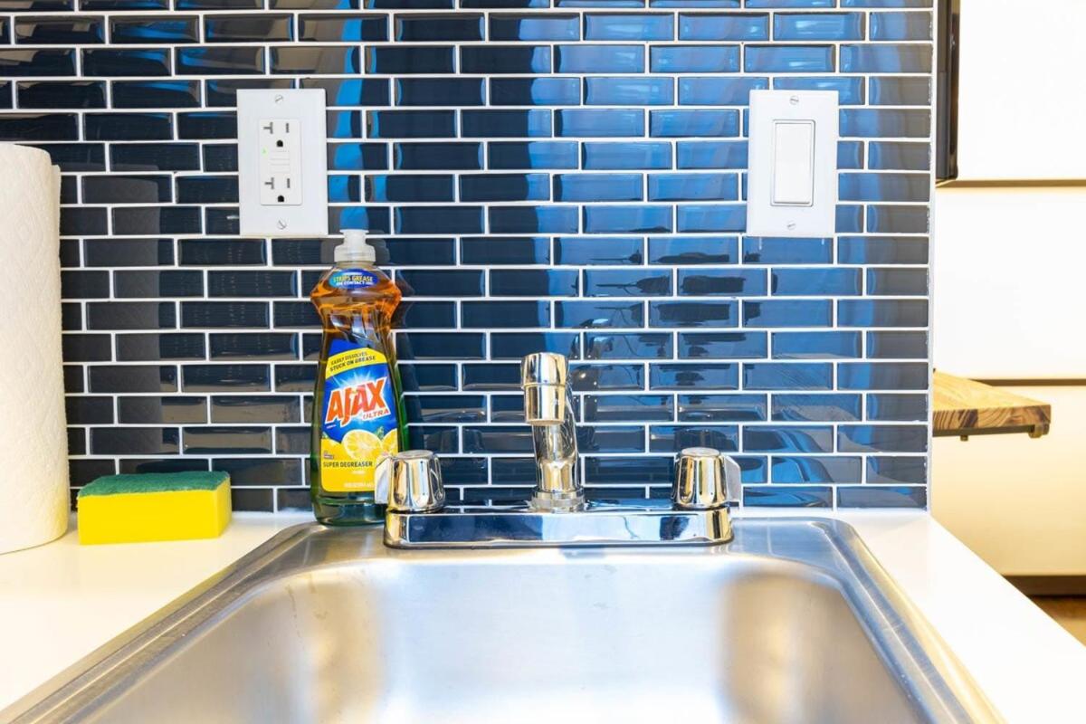 69-4C PRIME Lower East Side 1br Apt Brand New