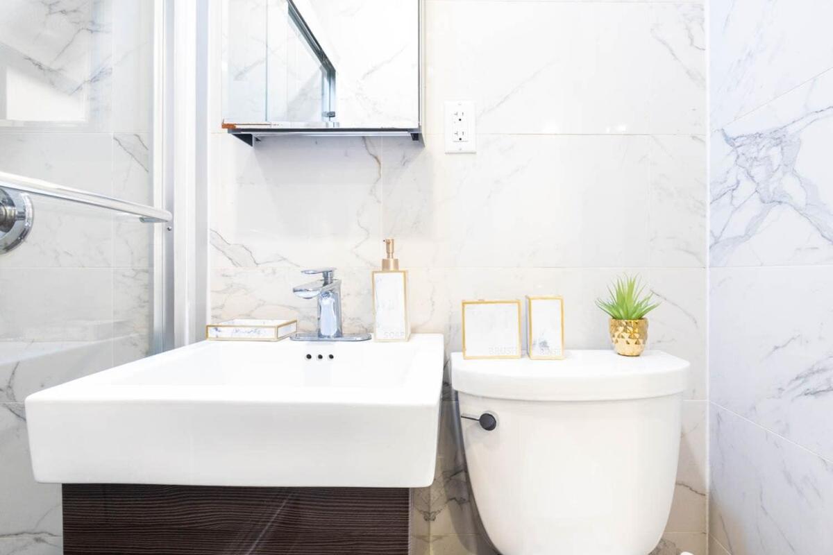 69-4C PRIME Lower East Side 1br Apt Brand New