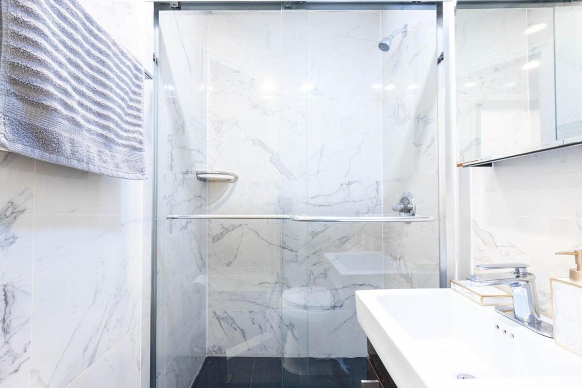 69-4C PRIME Lower East Side 1br Apt Brand New