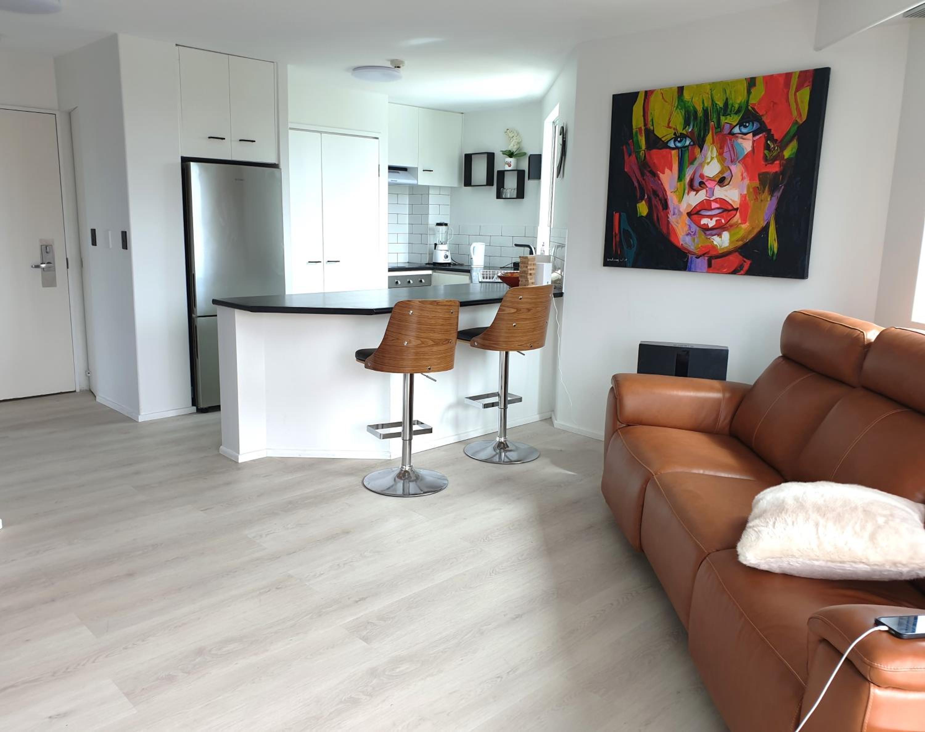 Surfers Paradise Spectacular City Views 7th Floor 2bedroom Apartment
