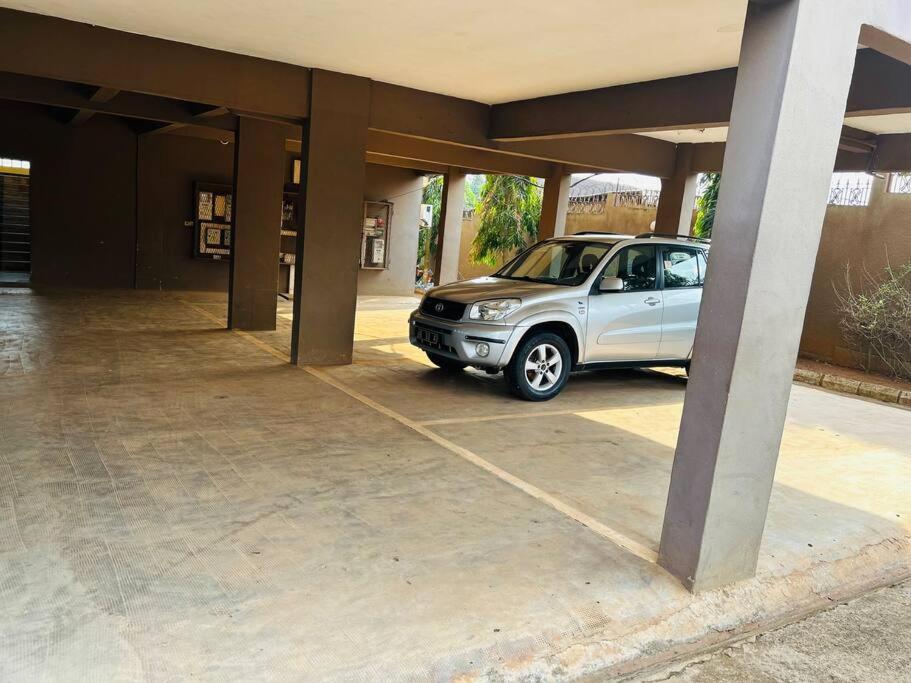 Studio 1 Ch. Biteng Yaoundé