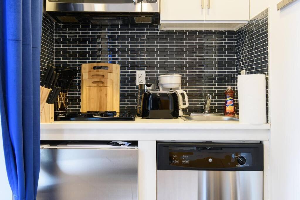 69-5A Modern Lower East Side 1BR Apt BRAND NEW