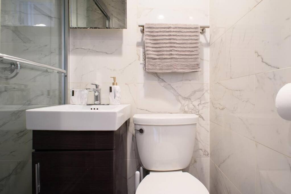 69-5A Modern Lower East Side 1BR Apt BRAND NEW