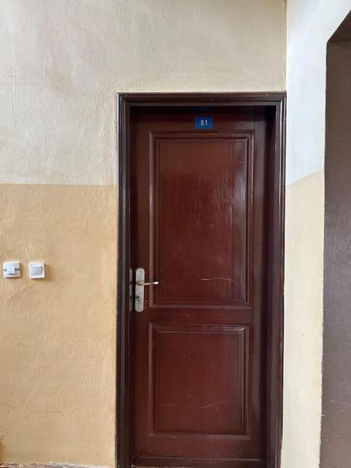 Studio 1 Ch. Biteng Yaoundé