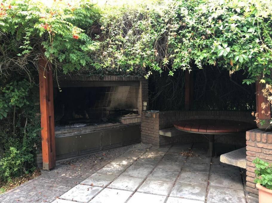 Residencia con parque en La Puntilla, Luján de Cuyo