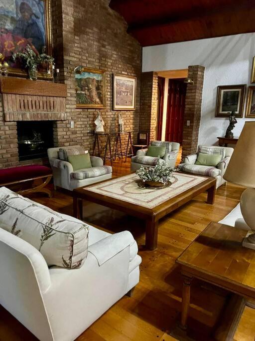 Residencia con parque en La Puntilla, Luján de Cuyo