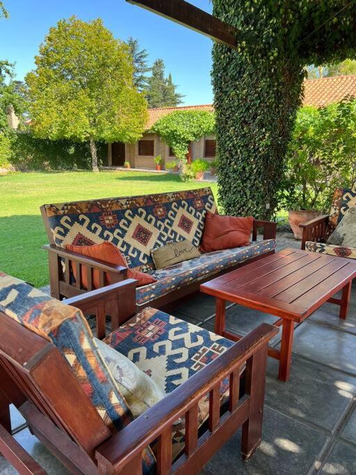 Residencia con parque en La Puntilla, Luján de Cuyo