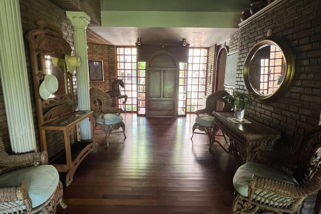 Residencia con parque en La Puntilla, Luján de Cuyo