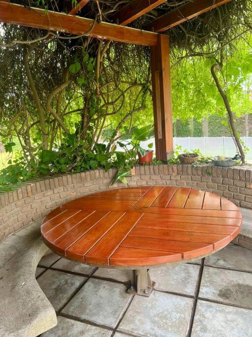 Residencia con parque en La Puntilla, Luján de Cuyo