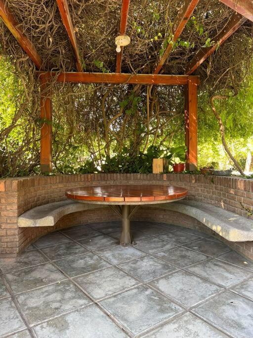 Residencia con parque en La Puntilla, Luján de Cuyo