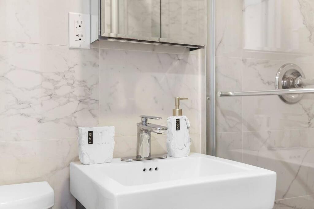 69-5B I Stylish Lower East Side 1BR Apt BRAND NEW