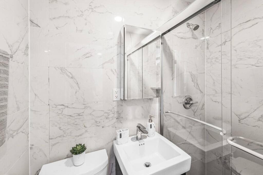 69-5B I Stylish Lower East Side 1BR Apt BRAND NEW