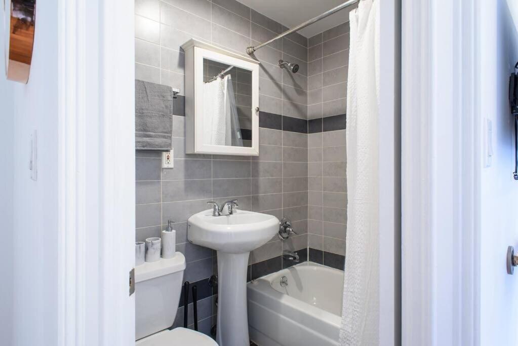 69-5D Modern Lower East East 1br Apt BRAND NEW
