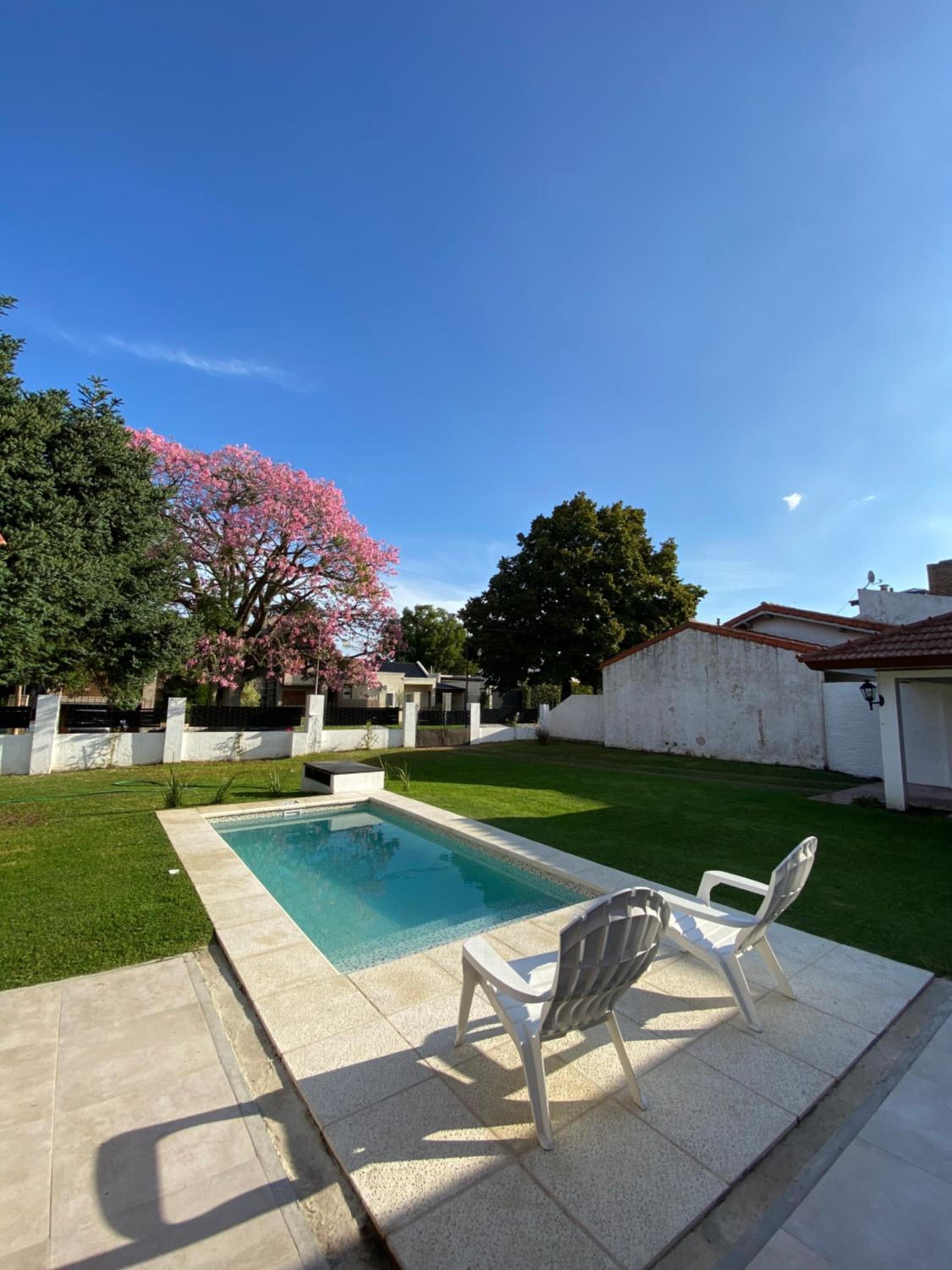 Casa Franklin, A media cuadra de la laguna!