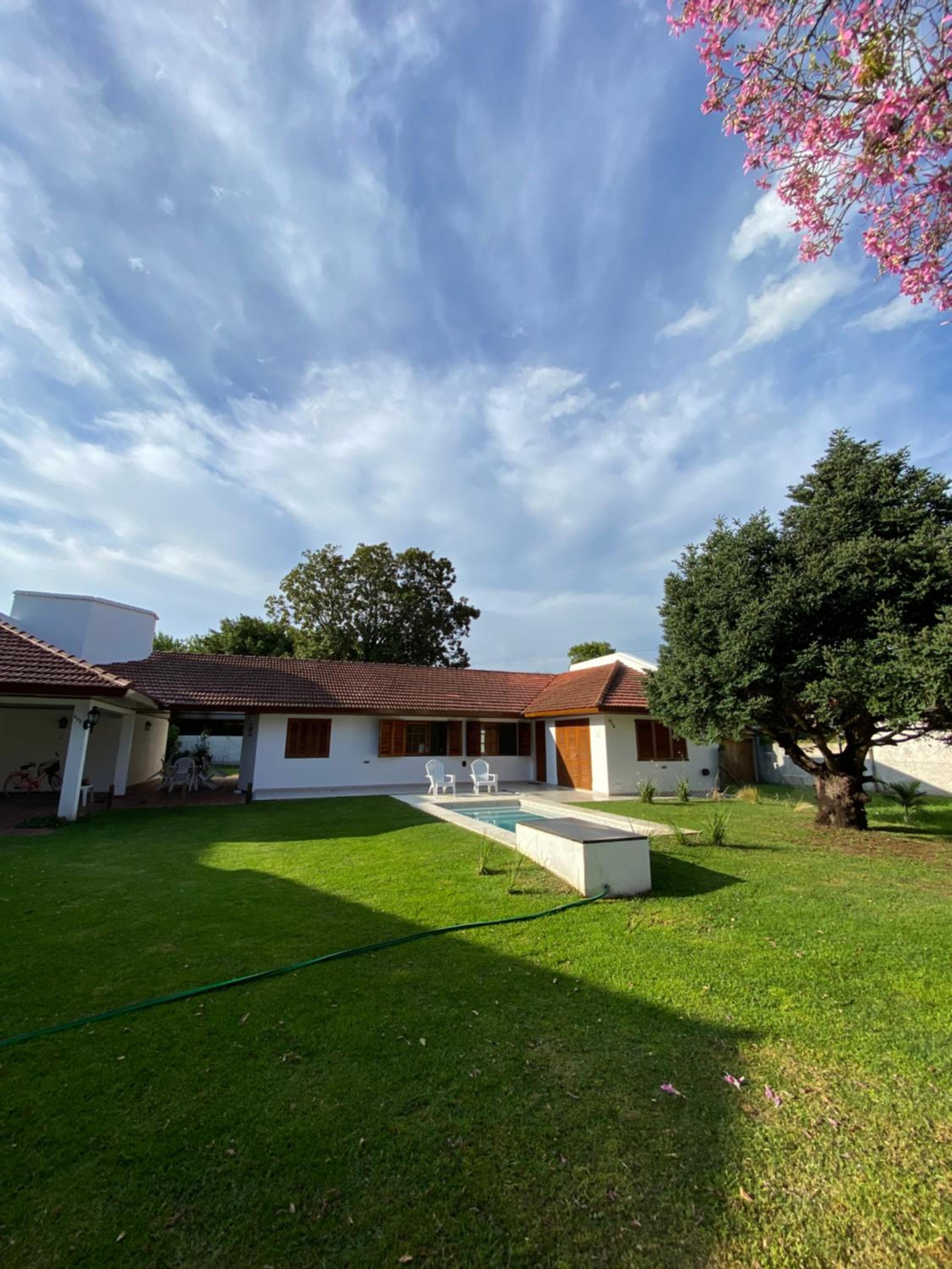 Casa Franklin, A media cuadra de la laguna!