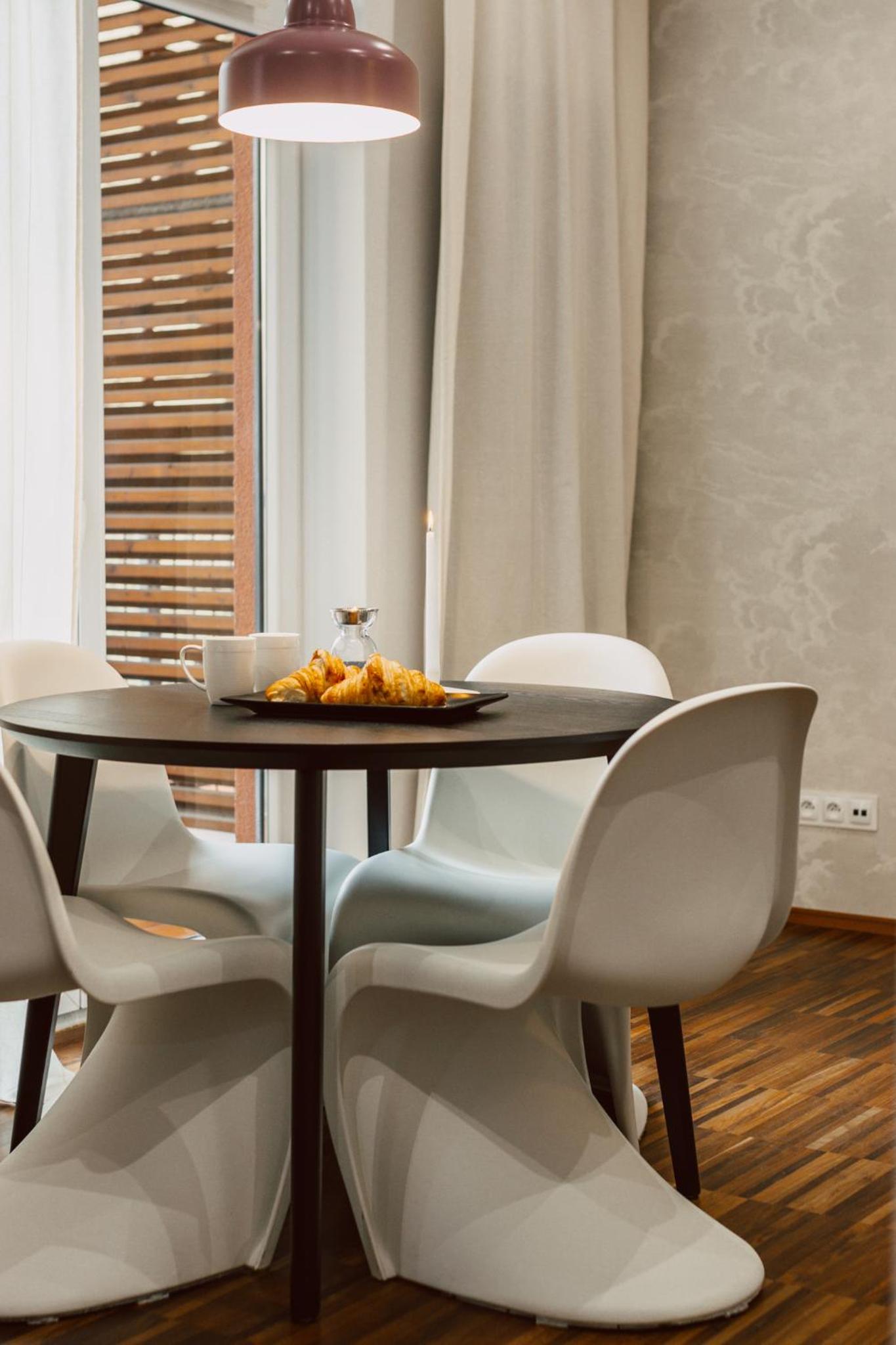 Elegancki apartament od dziedzińca, 60m2, parking, Rynek 700 m