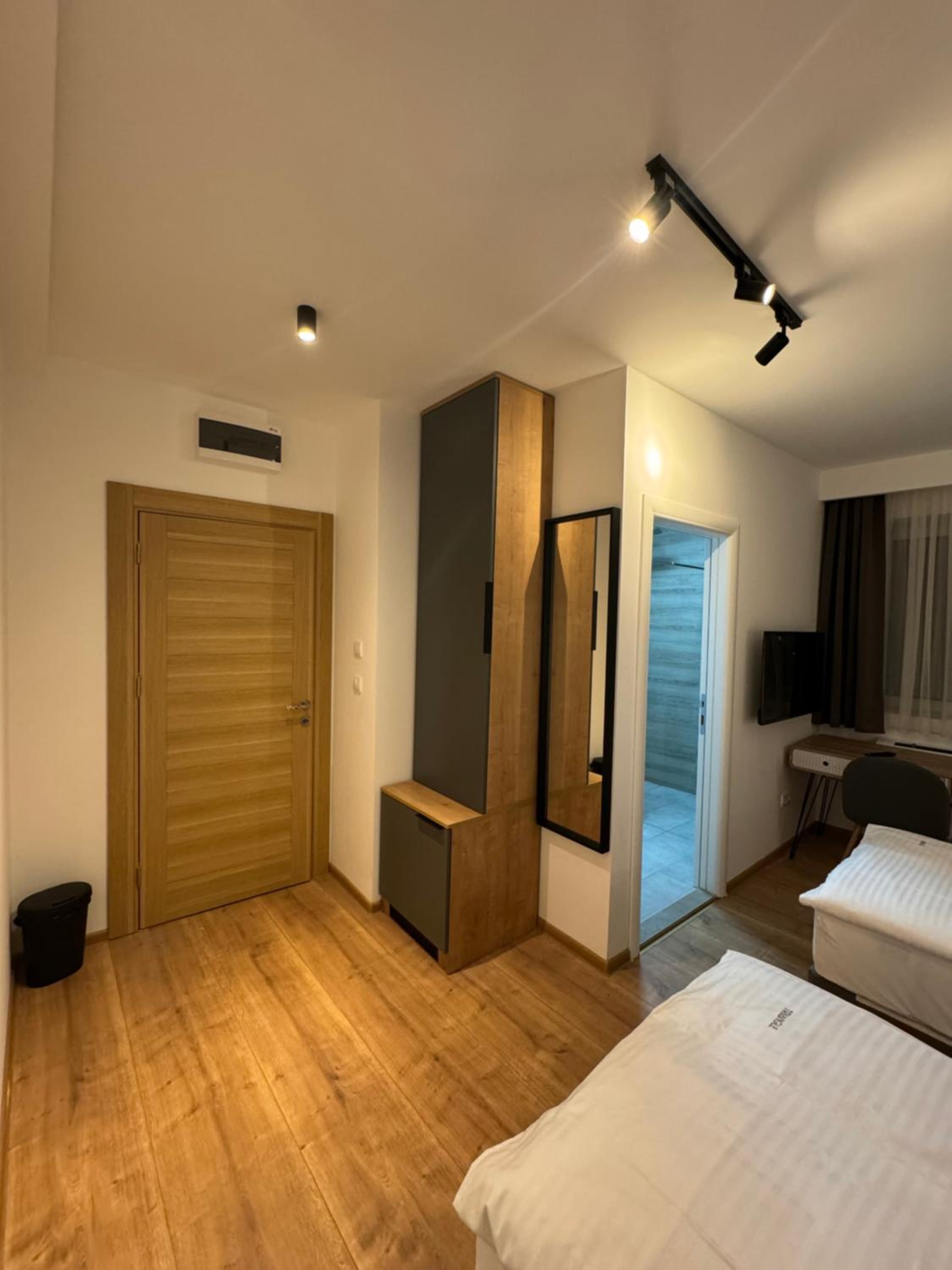 Triangle Rooms