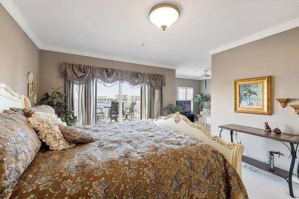 Harbor Central Penthouse view 3
