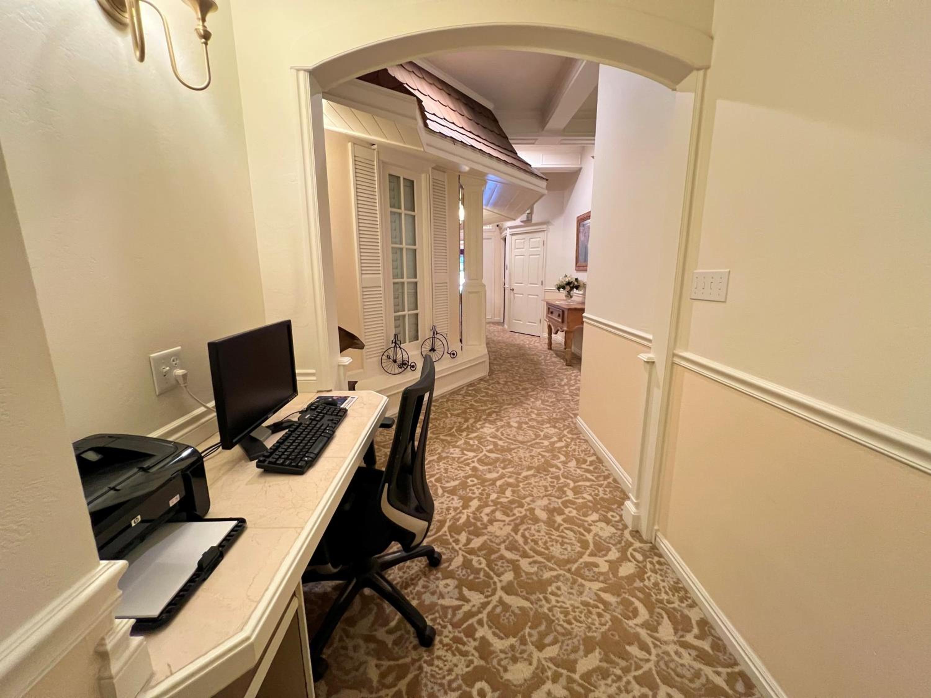 Juneau Vacations - Best Western Grandma's Feather Bed - Property Image 2