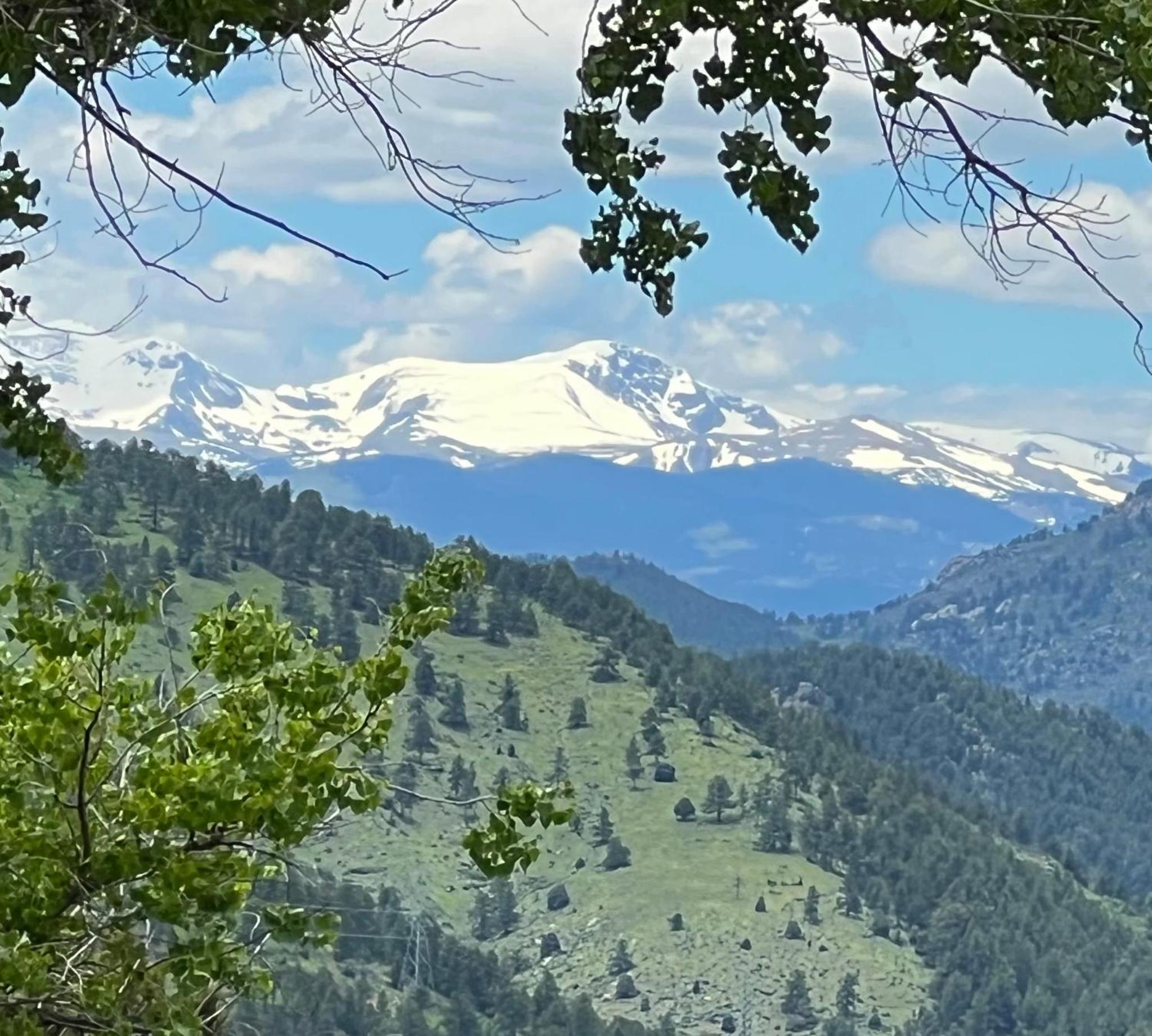 Mountain Top Luxury Red Rocks Hot tub Sauna Views view 3