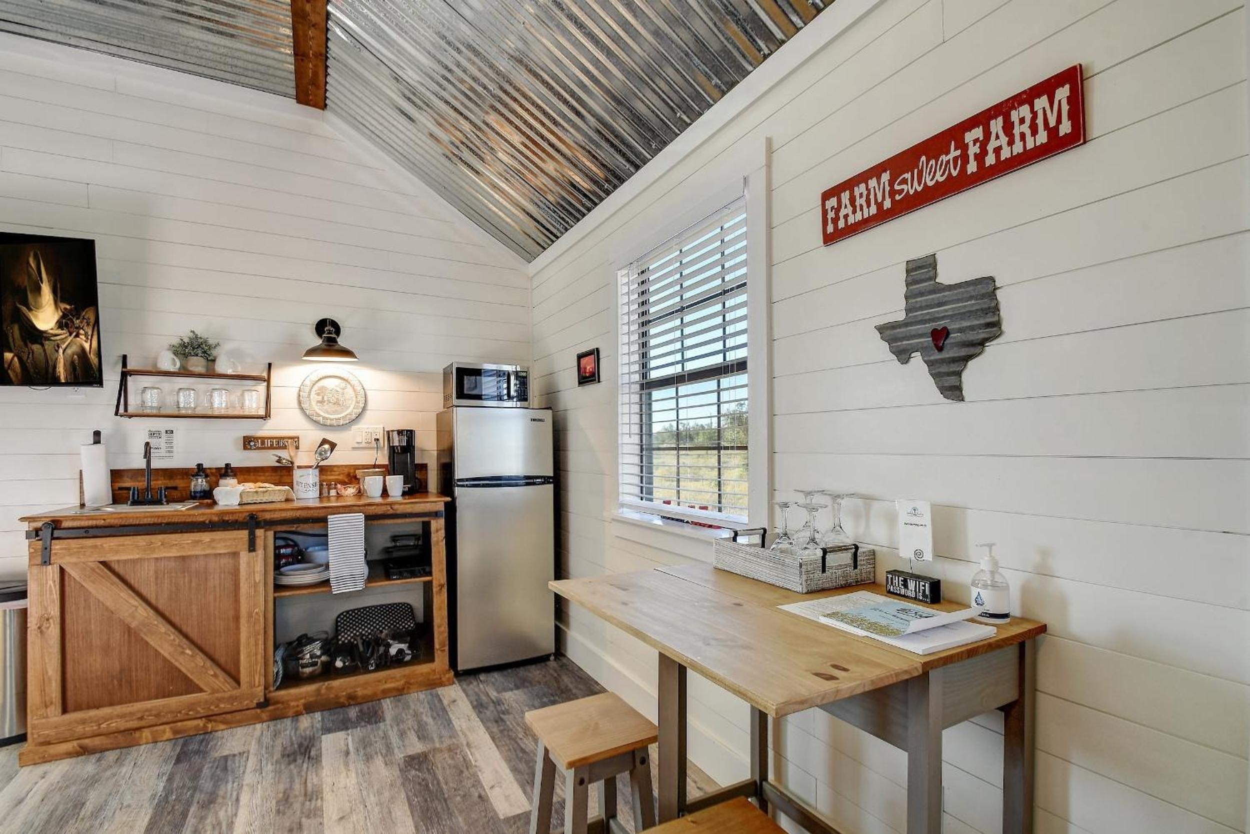 Stargazing Retreat at Lone Star Cottage view 2