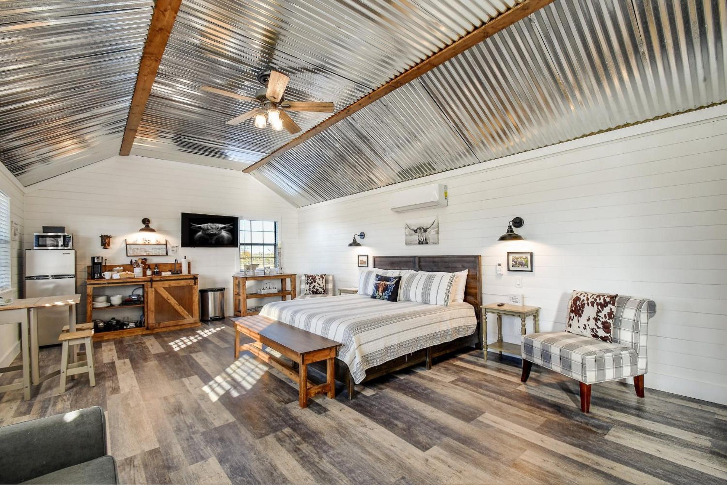 Holy Cow Cottage with Amazing Hill Country Views view 5