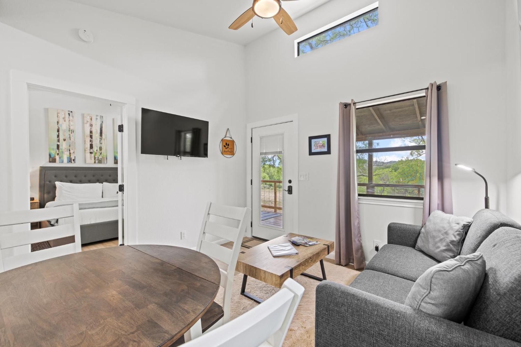 Paintbrush Waterfront Cottage view 4