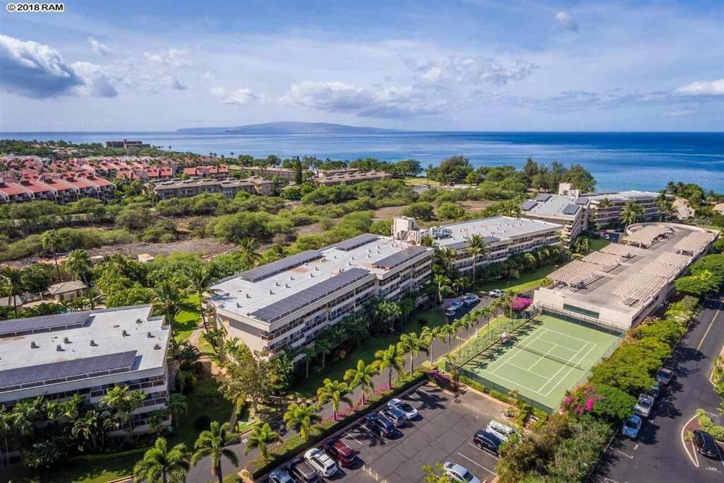 Hotel Maui Beachside Retreat - Image 1