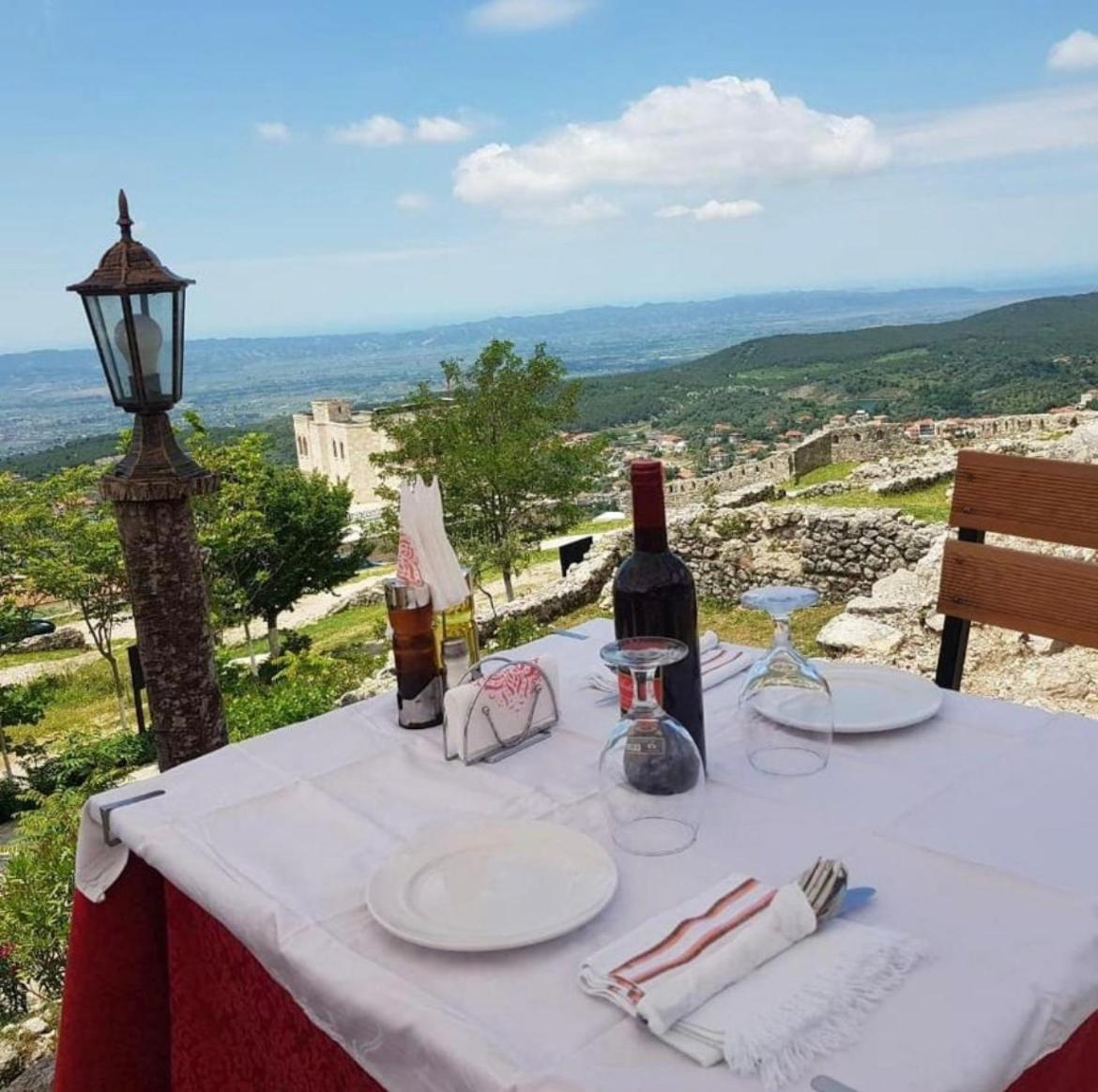 ROOMS EMILIANO Castle of Kruja