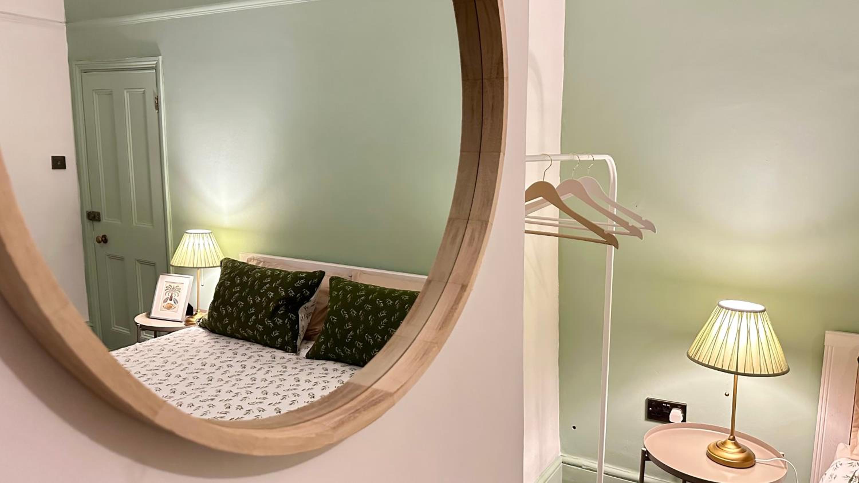 Rooms in Westminster (Central London)