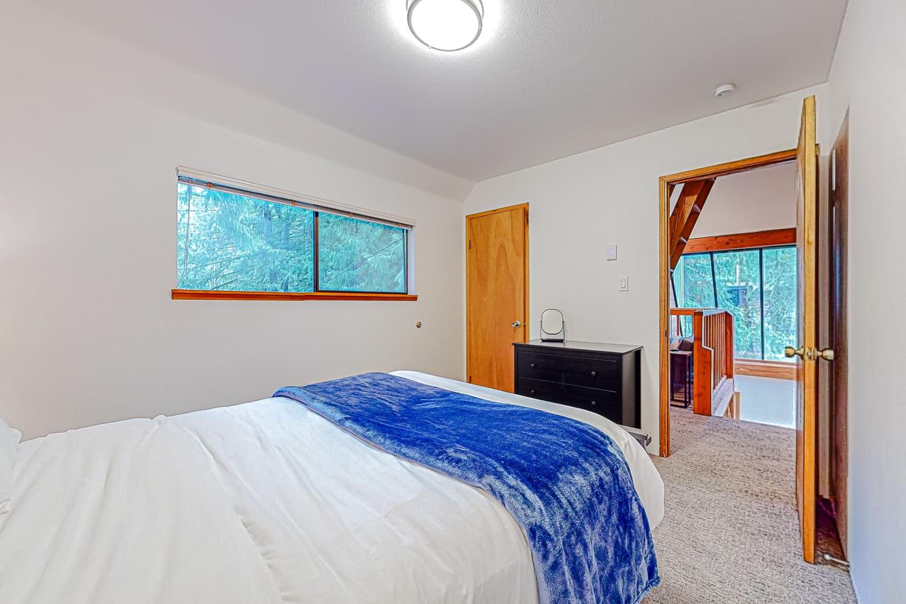Year-Round Adventure! Glacier Getaway in Deming