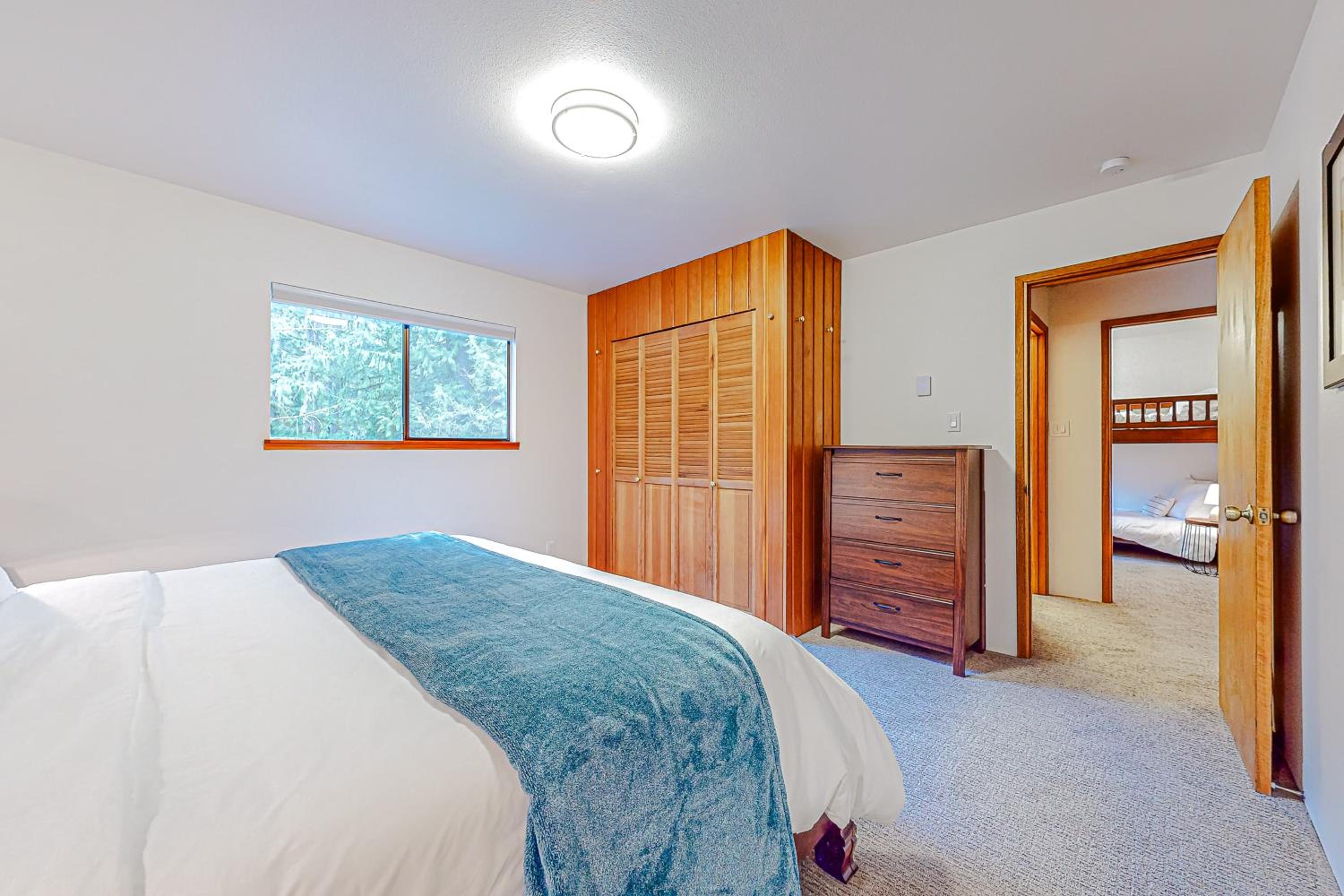 Year-Round Adventure! Glacier Getaway in Deming