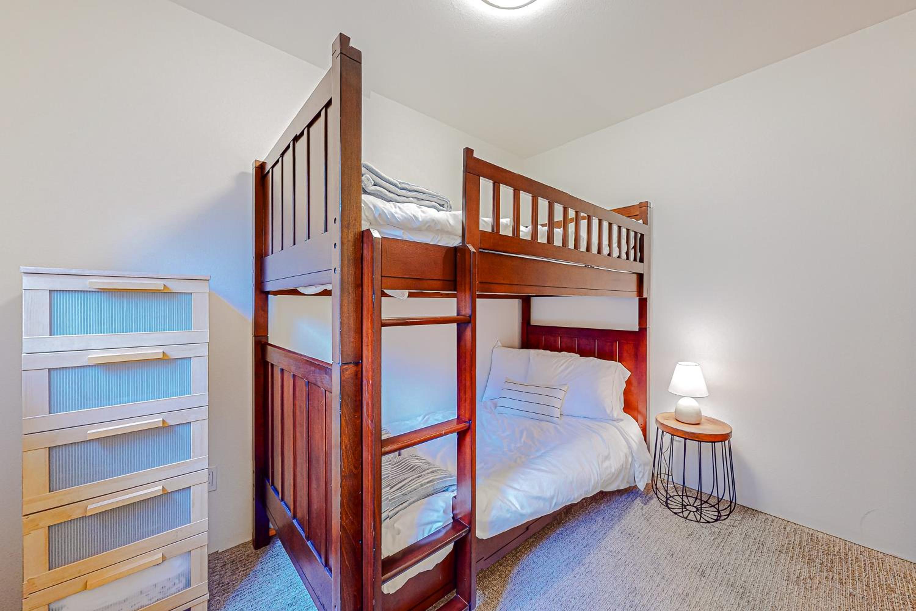 Year-Round Adventure! Glacier Getaway in Deming