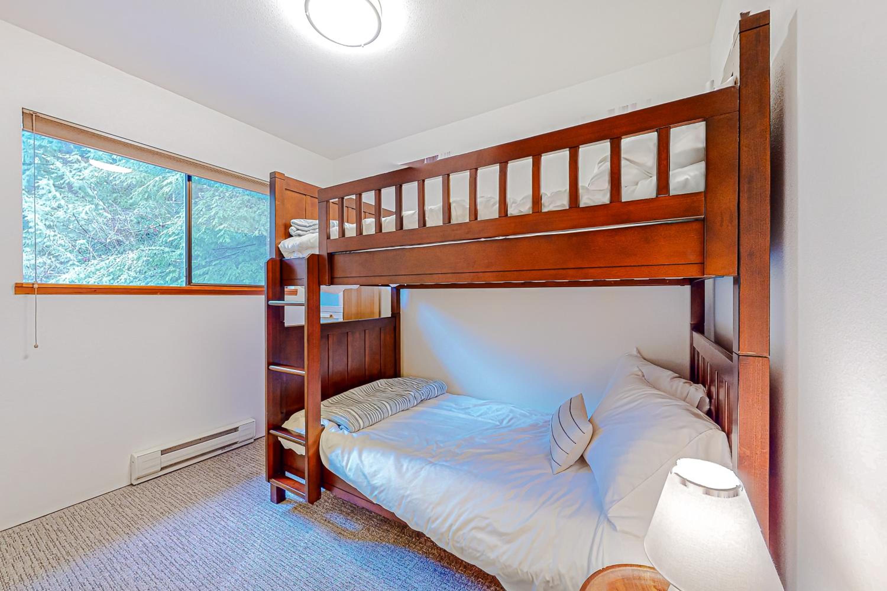 Year-Round Adventure! Glacier Getaway in Deming
