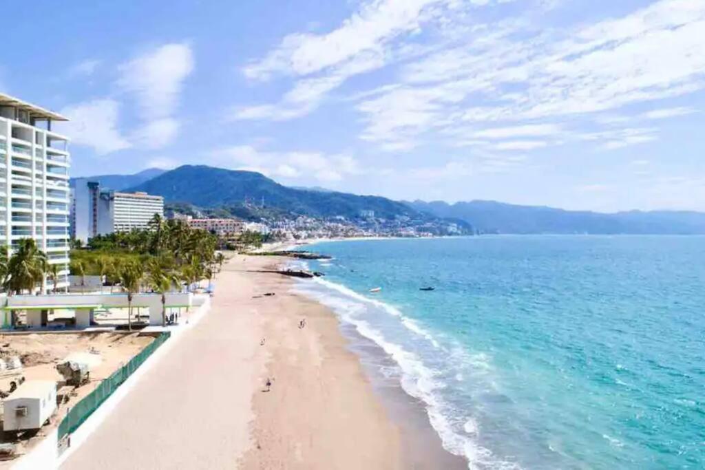 Wake Up to Ocean Views and Complimentary Breakfast