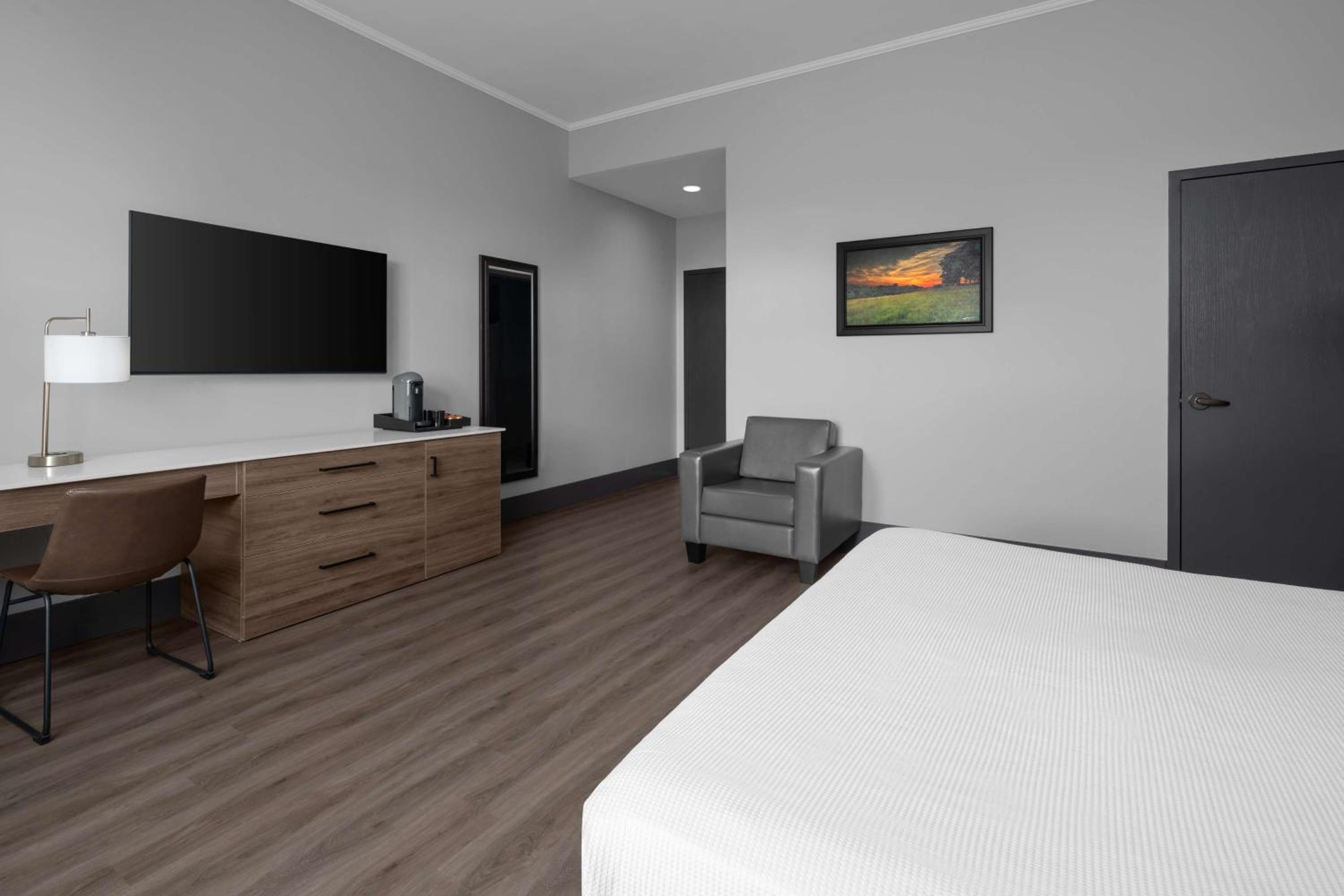 Lawrence Vacations - The Oread Lawrence, Tapestry Collection by Hilton - Property Image 34