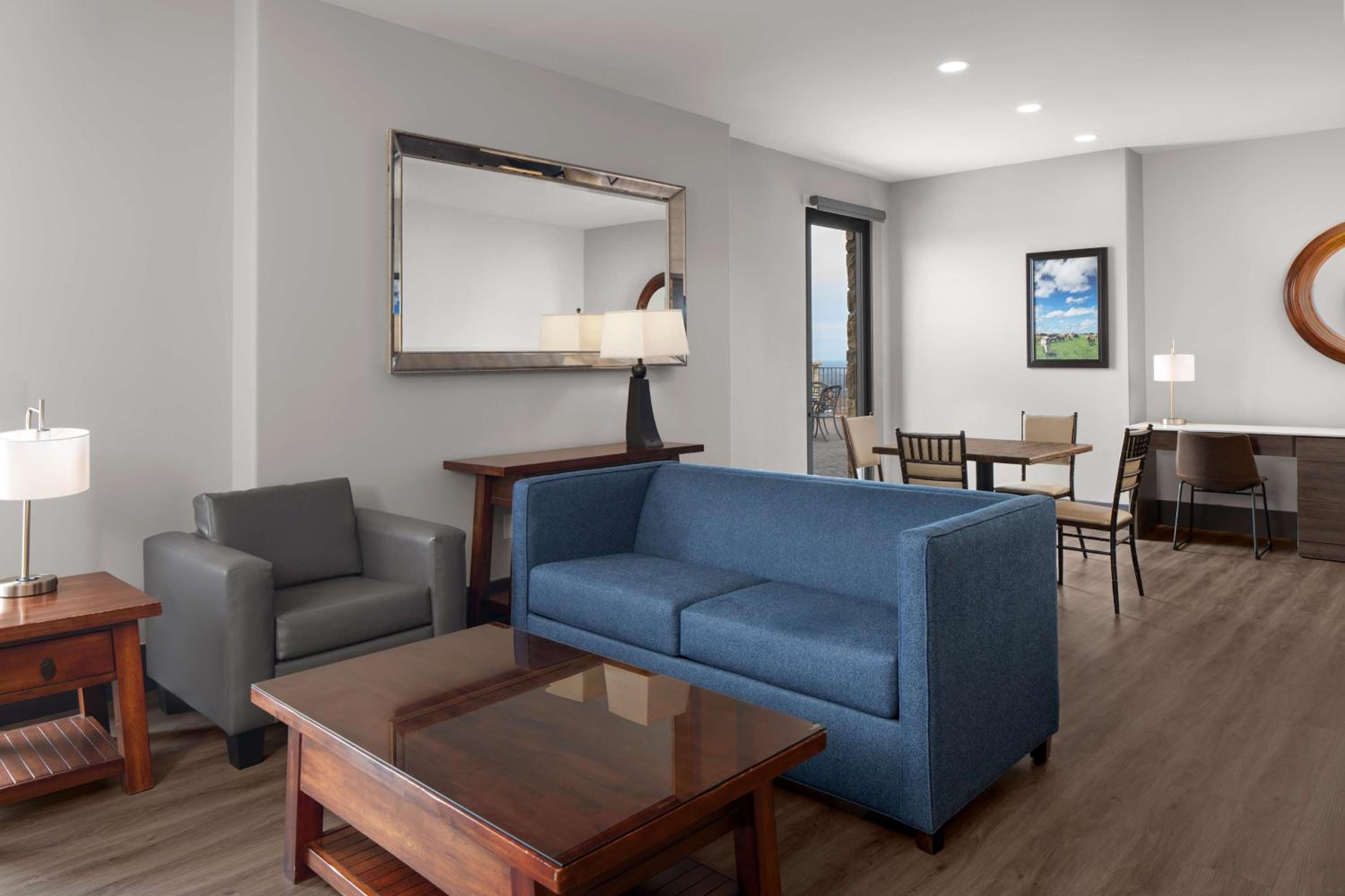 Lawrence Vacations - The Oread Lawrence, Tapestry Collection by Hilton - Property Image 30