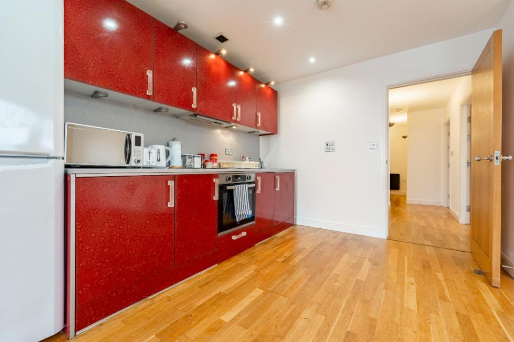 Cardiff city apartment 2 view 3
