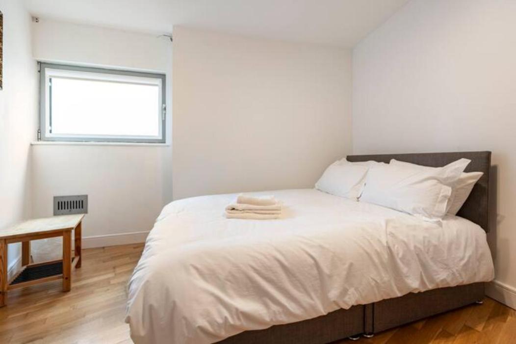 Cardiff city apartment 2 view 4