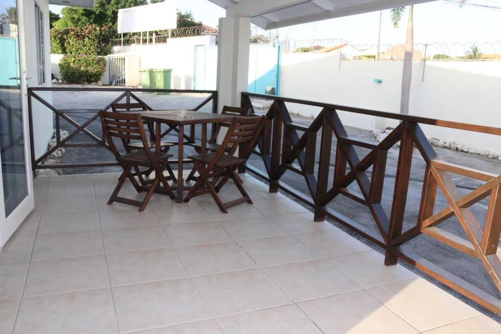 Mambo Beach Casa Ofori at Baracuda