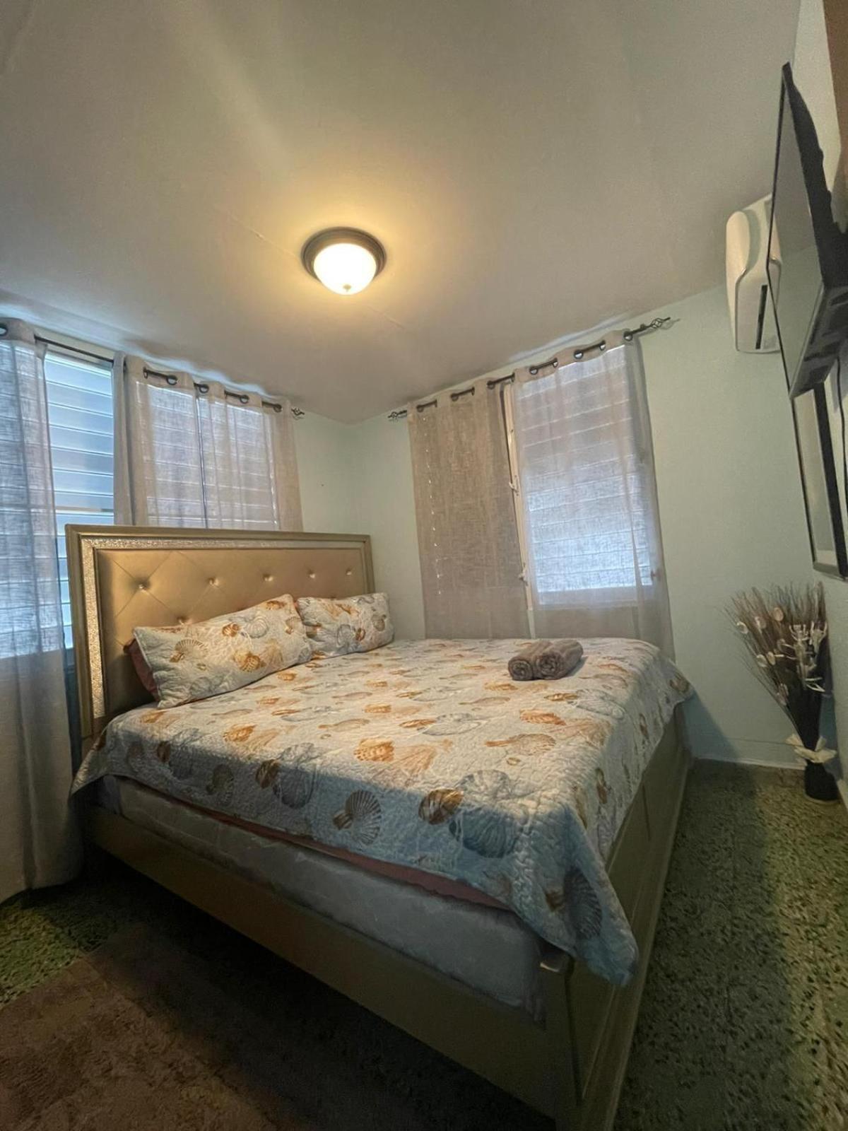 Casa Laguna Unit 6, Spacious 3BR Near Beach and Restuarants view 5