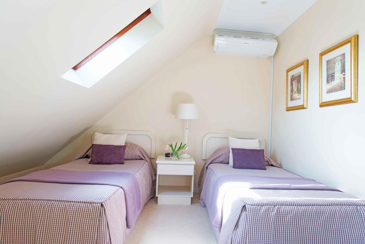 Knightsbury Guest House