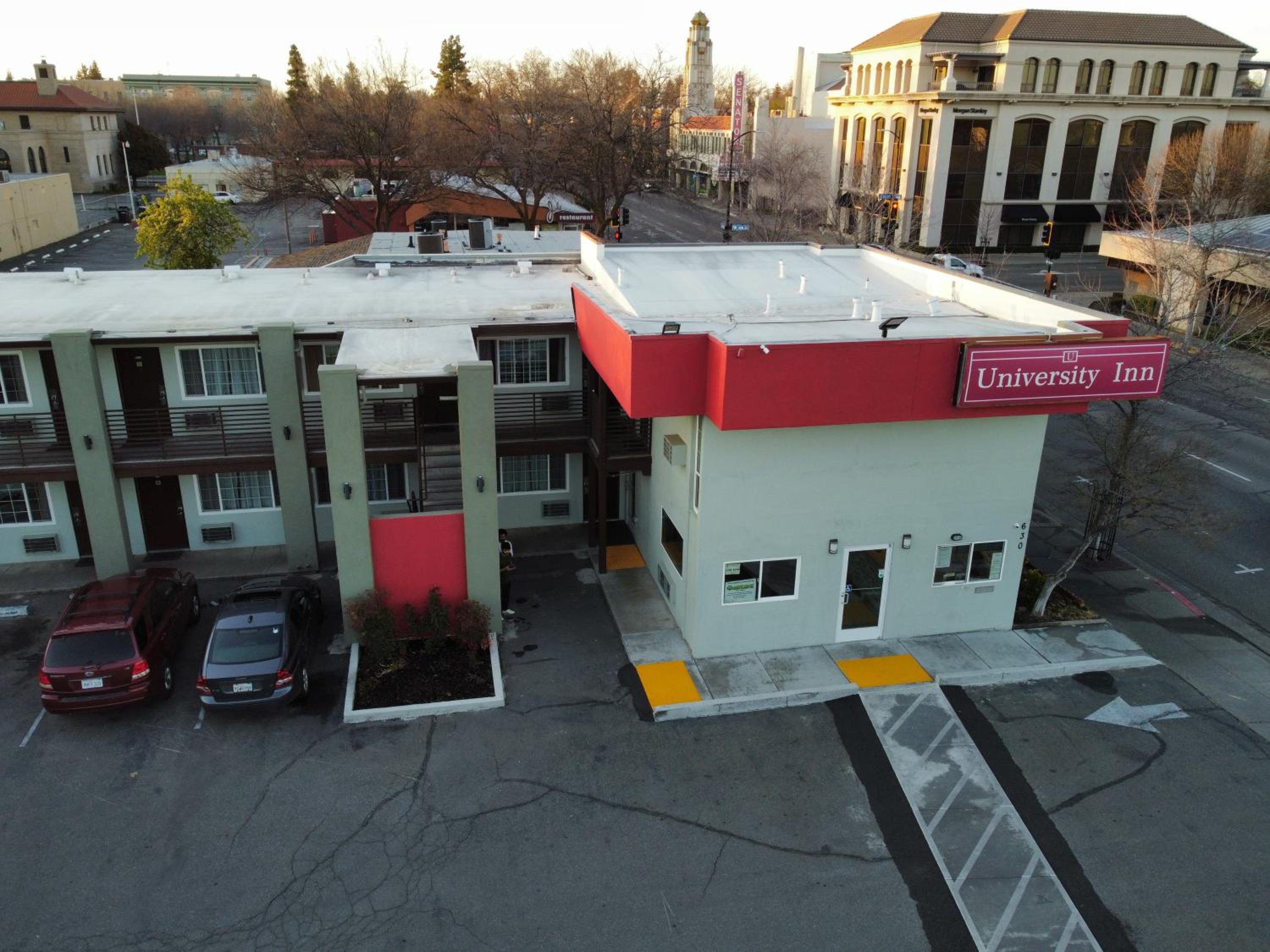 Chico Vacations - University Inn Chico - Property Image 12