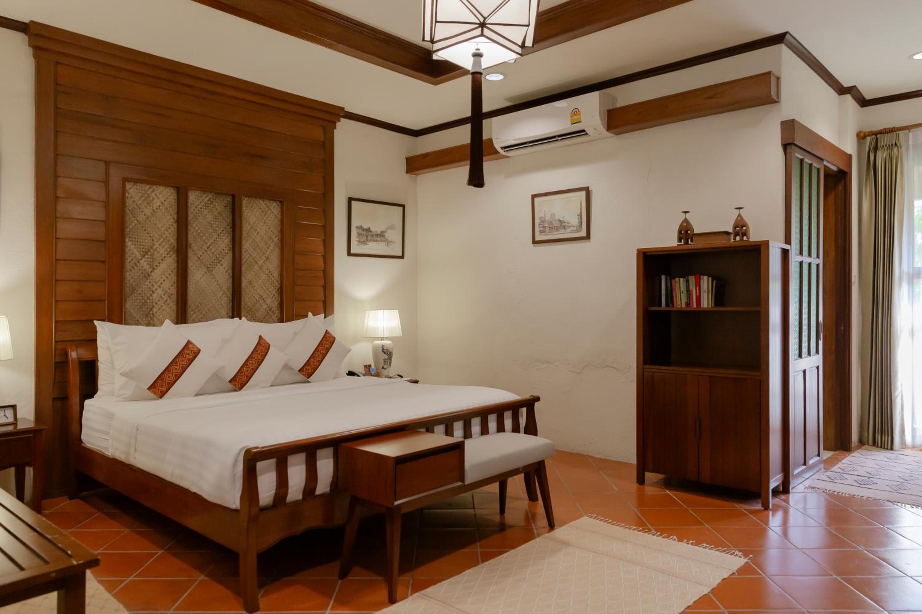 Horizon Village & Resort