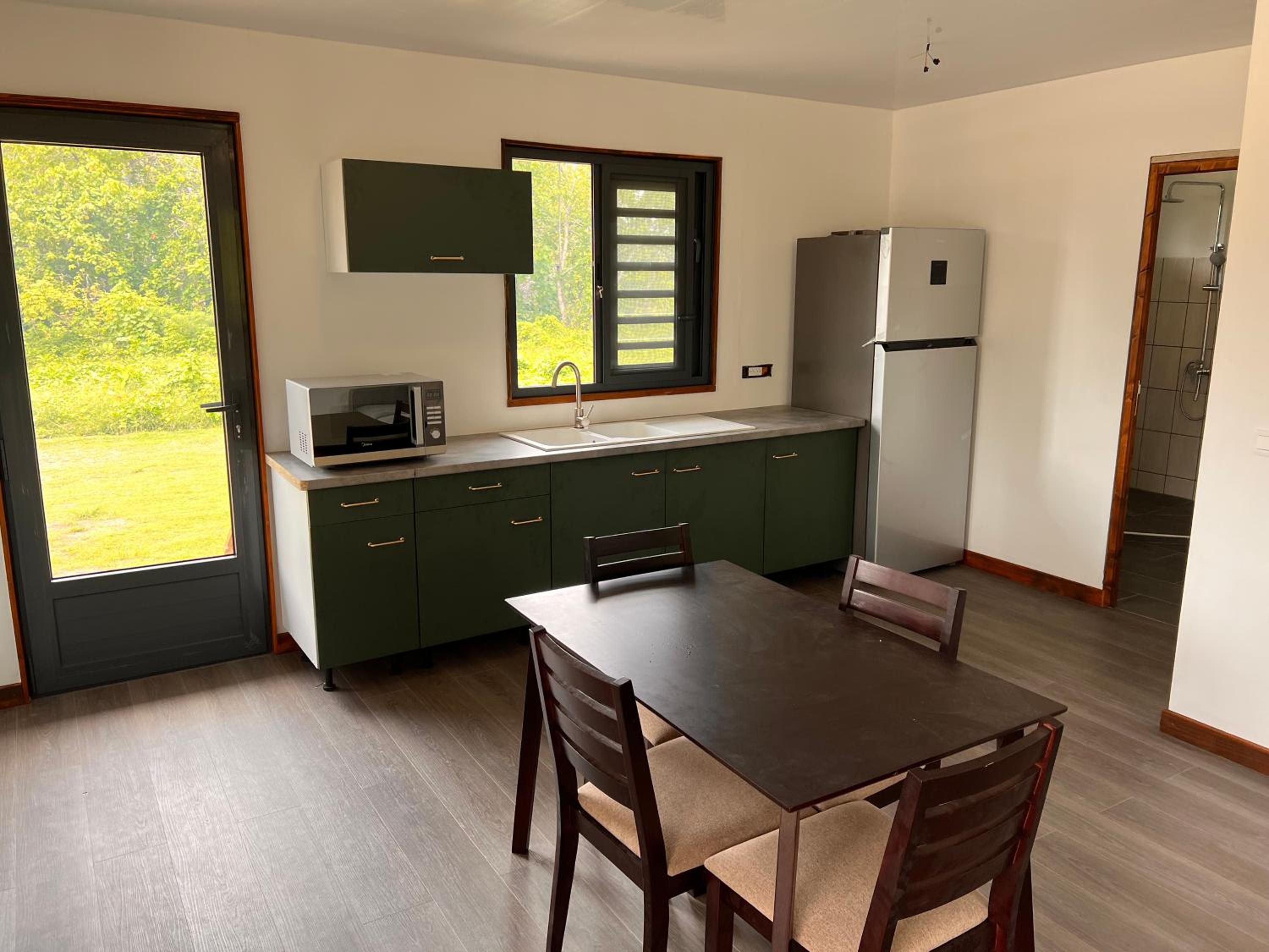 Parea Lodge Huahine BUNGALOW F2 #Miti view 4