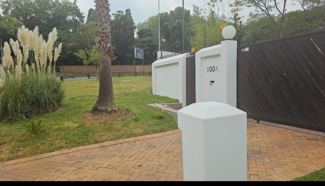 Bryanston Guest Cottage