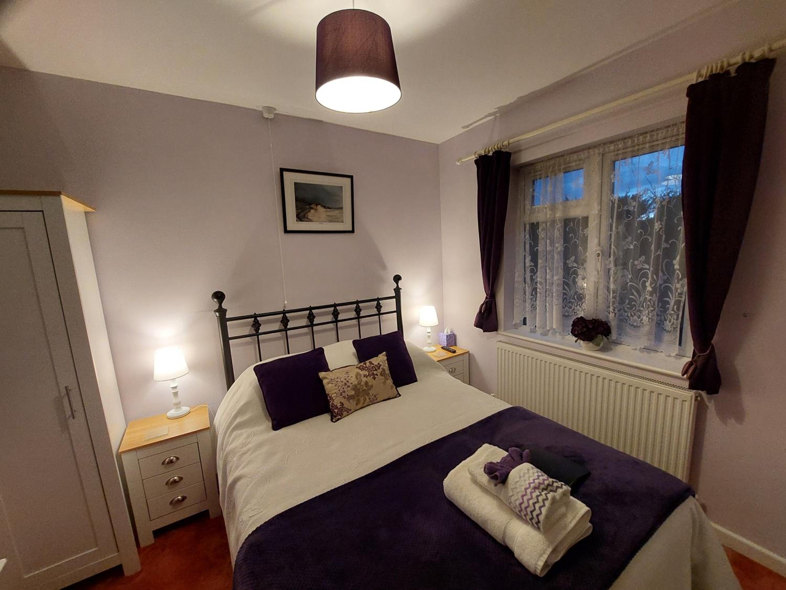 Private apartment, parking, sea and country views