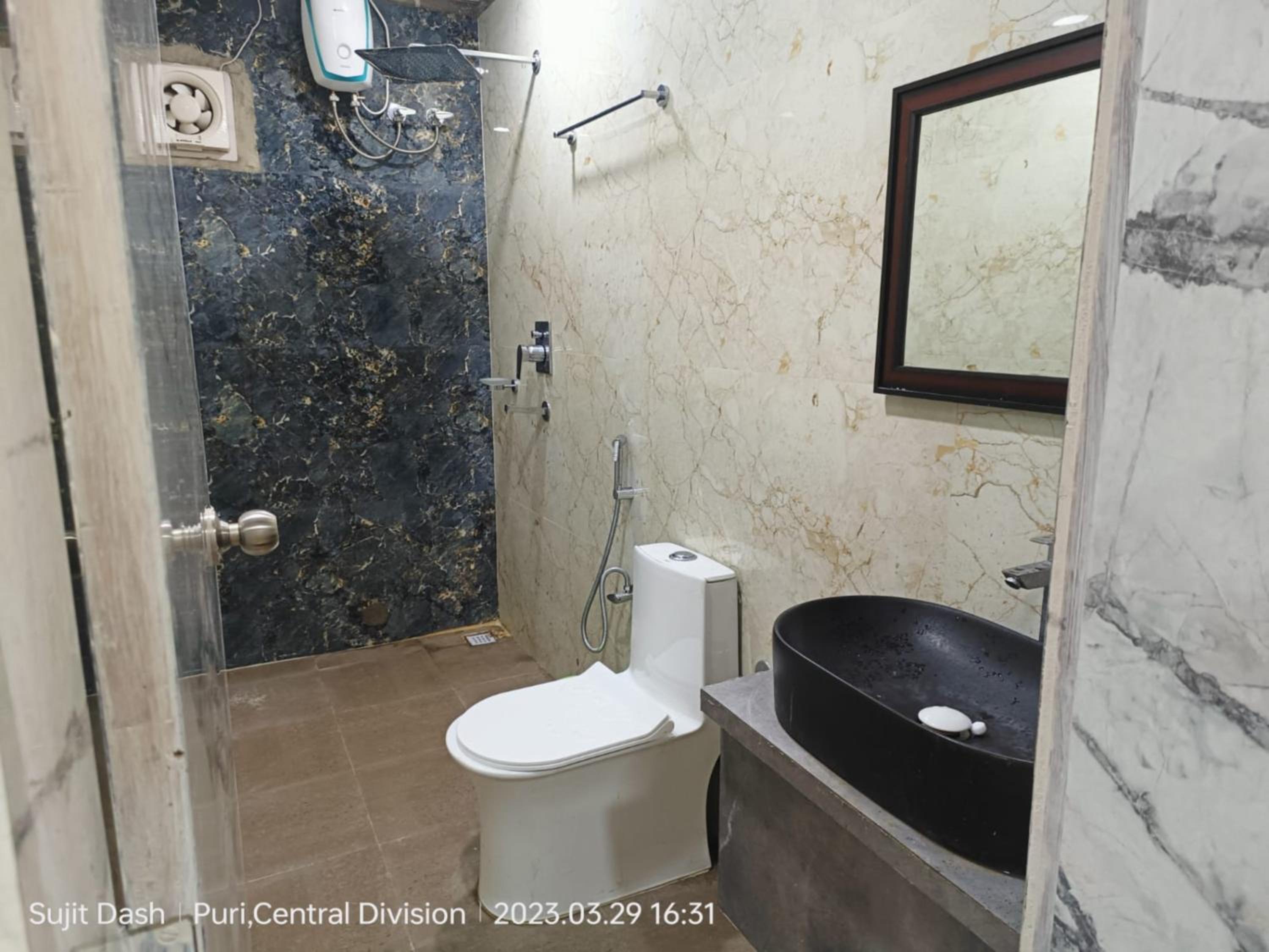 Hotel Santosh Inn- Near Temple- By Morservices view 5